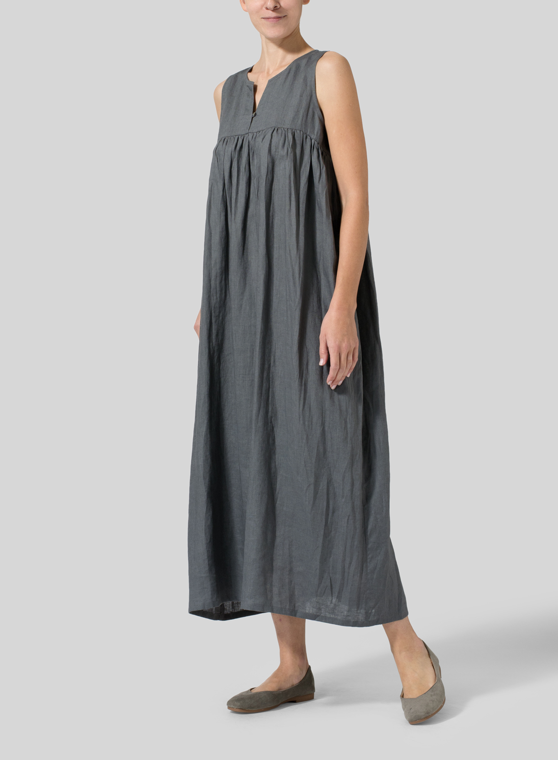 Sleeveless Pleated Maxi Dress main image 0