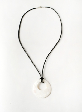 Cream White Round Shell Pendant Necklace