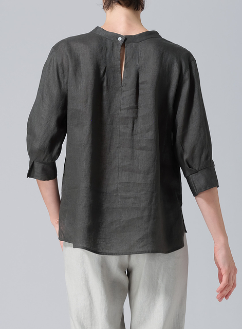 Linen Back Keyhole Blouse