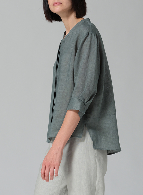 Linen Back Keyhole Blouse
