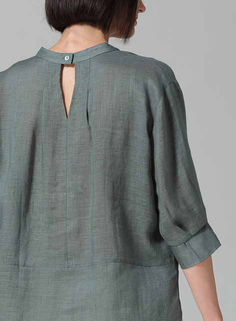 Linen Back Keyhole Blouse